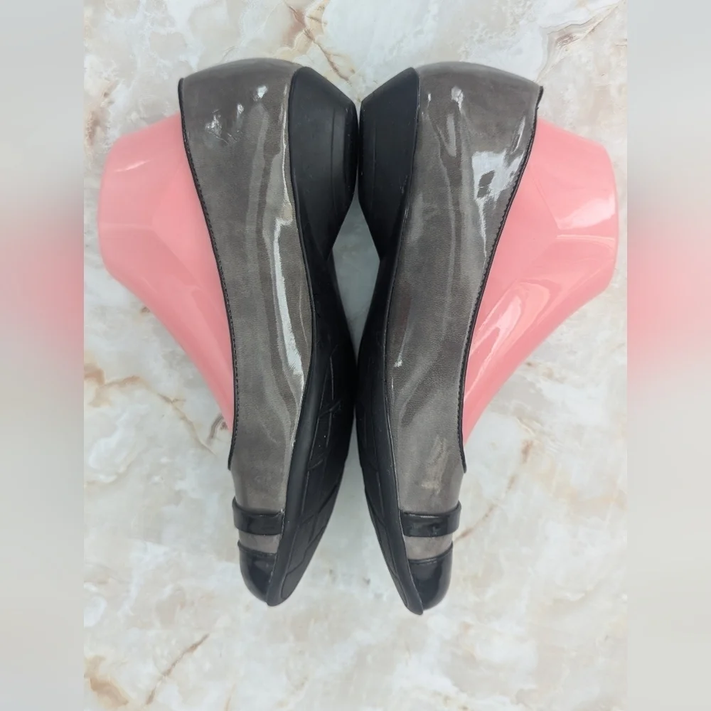 Naturalizer Woman's Patent Leather  Flats Buckle Detail‎ Size  7.5
